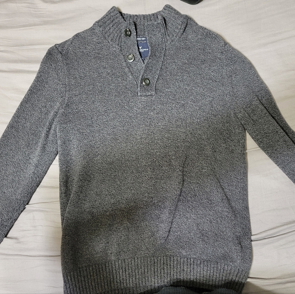 American Eagle Men's Sweater